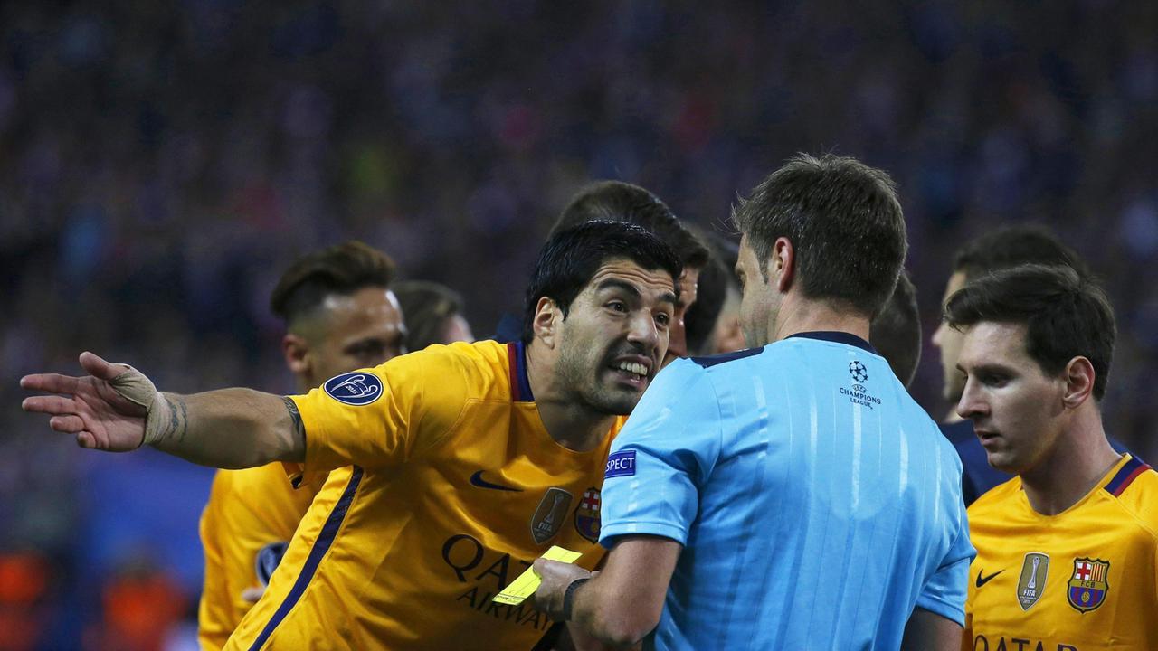 Un concitato momento di Atletico Madrid - Barcellona: a Pietrasanta nervi tesi anche... davanti alla tv