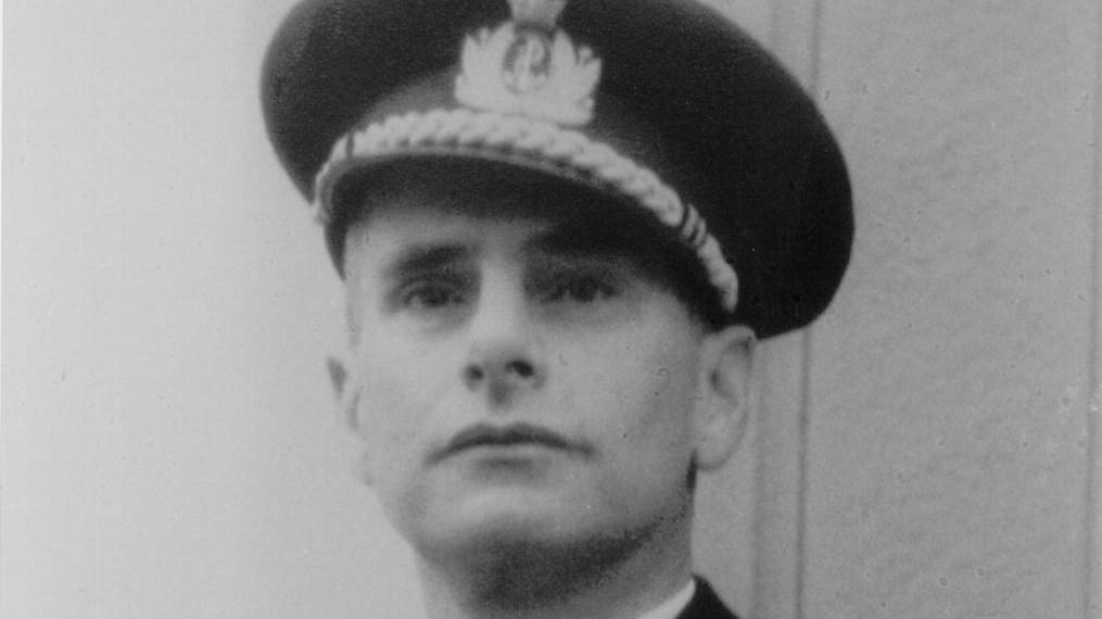 Una targa commemorativa per l'ammiraglio Francesco Mimbelli