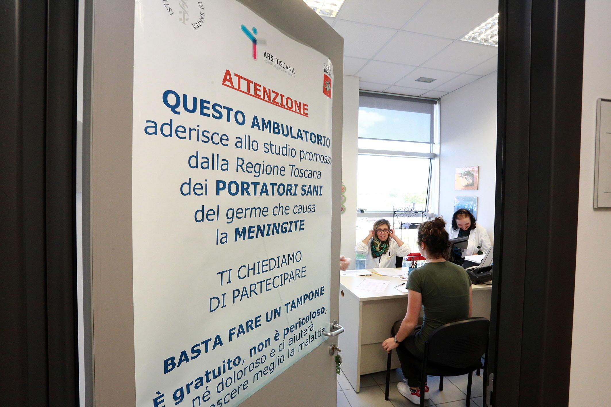 L’ambulatorio dove si effettuano i tamponi (Foto Agenzia Carlo Sestini)
