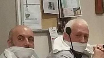«Scarsa democrazia»: e i Cinquestelle si imbavagliano