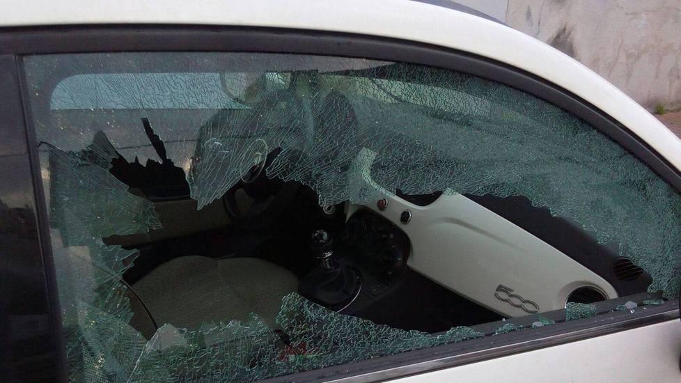 Paese ostaggio dei ladri-vandali nuovo raid nelle auto a Lazzeretto