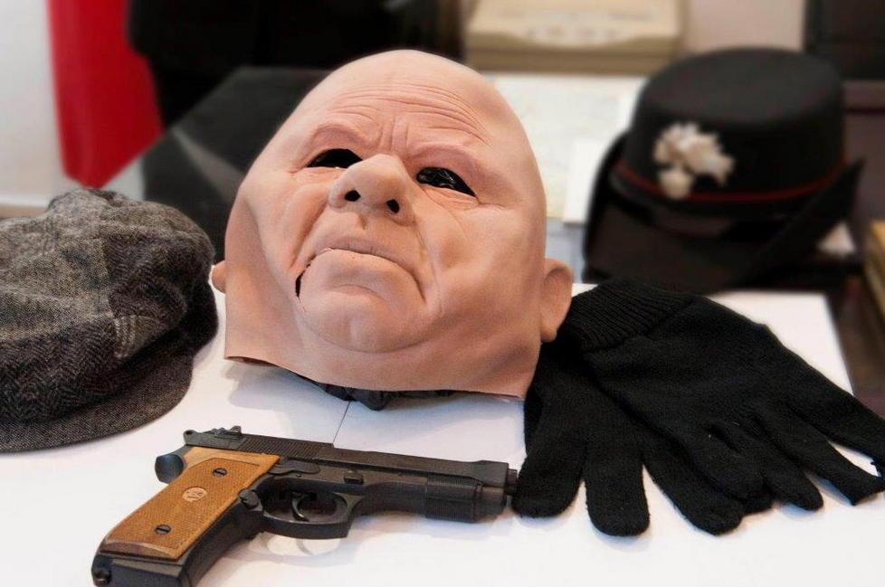 Bandito in maschera davanti al gip 