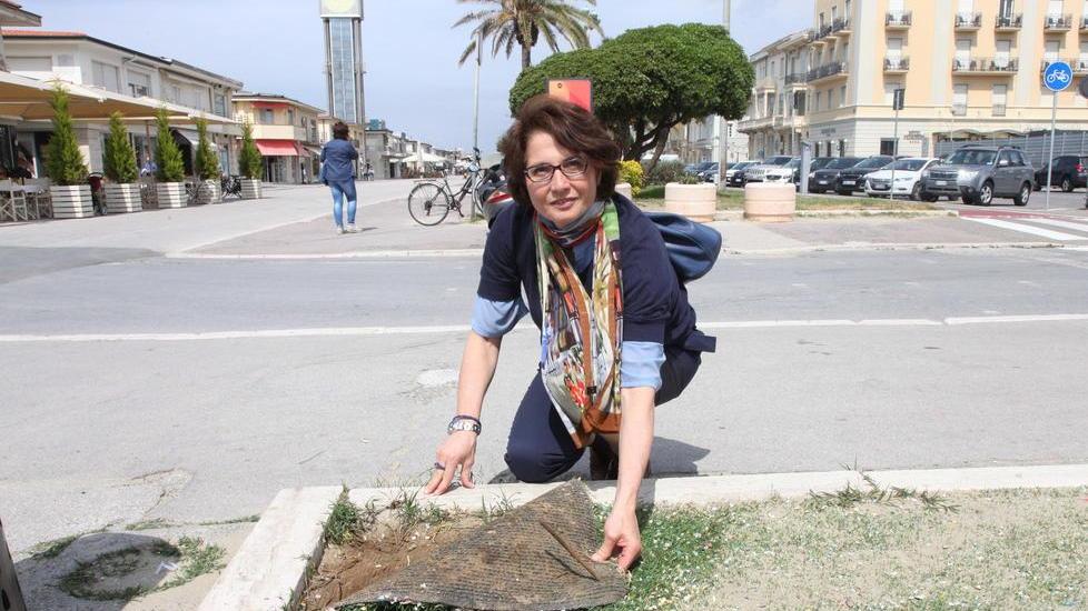Via l’erba finta da piazza Mazzini