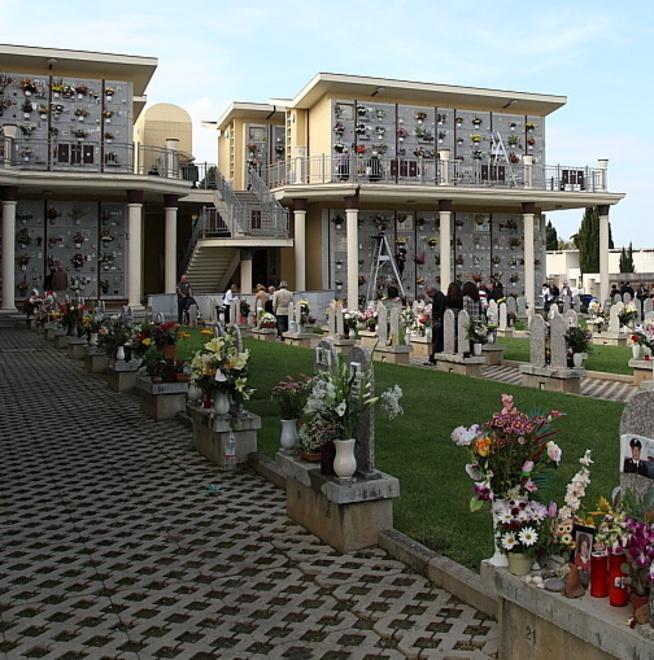 Niente loculi, cimitero vicino al sold out 