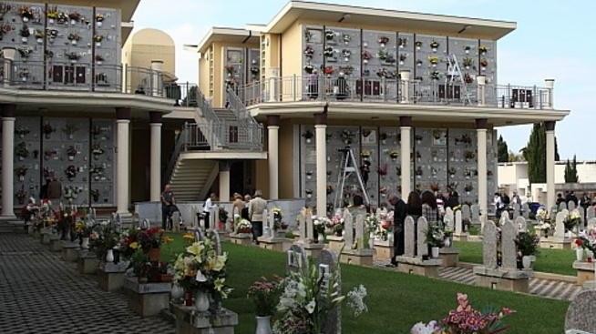 Niente loculi, cimitero vicino al sold out