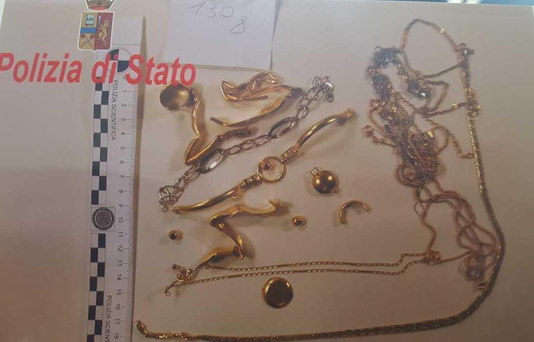 Blitz al "compro oro", tre denunciati per riciclaggio