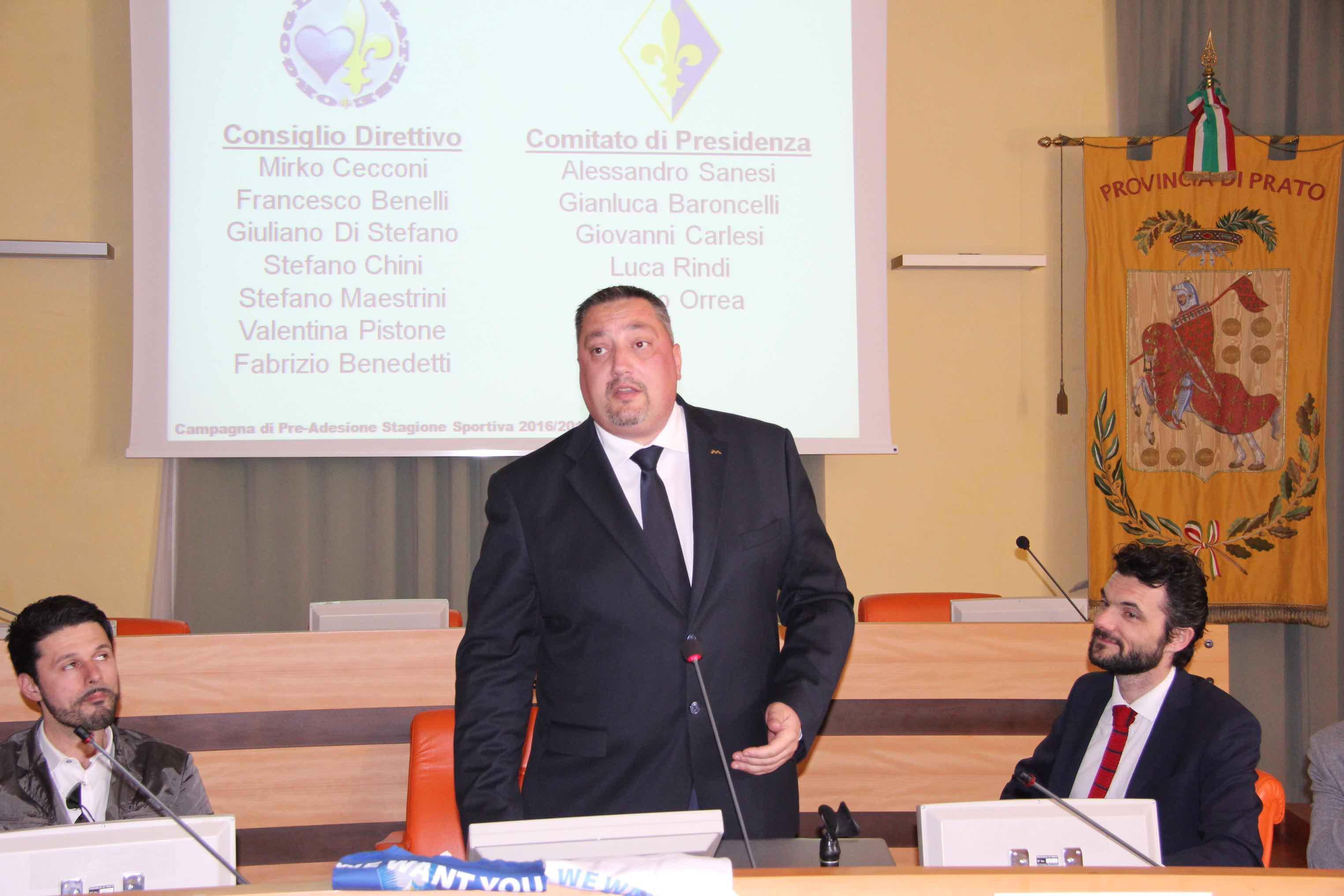 Mirko Cecconi di "Orgoglio pratese" illustra l'accordo per il passaggio delle quote del Prato