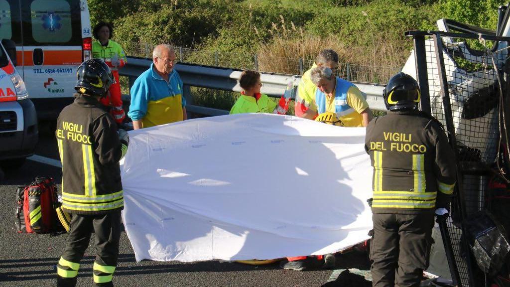 Il soccorso al ferito grave (Marzi/Pentafoto)