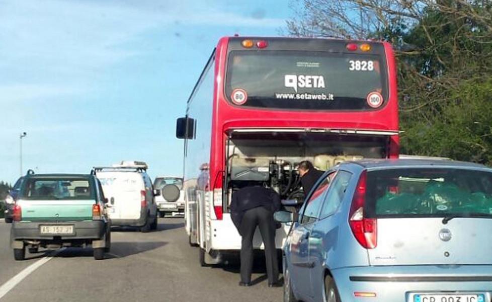 Pullman in panne, appiedati gli studenti 