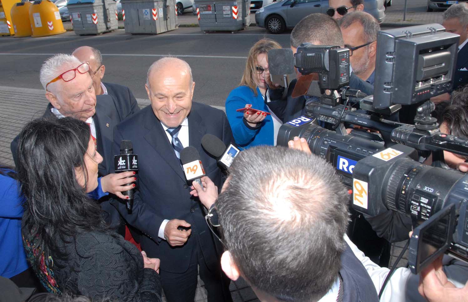 Issad Rebrab al suo arrivo alla Sefi di Venturina (foto Paolo Barlettani)