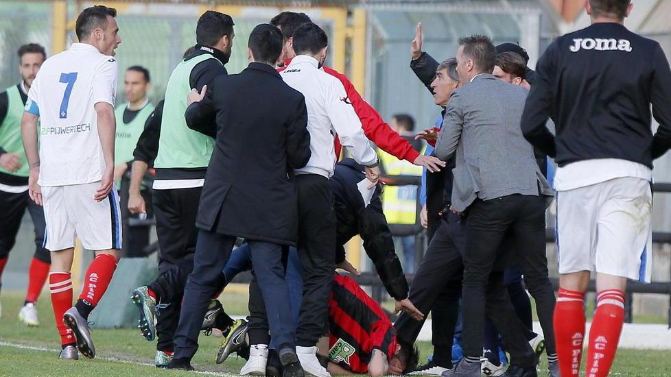 Quando il rosso colpisce la panchina