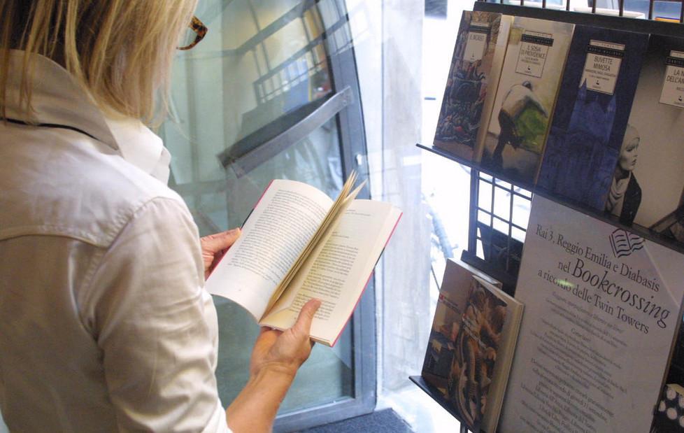 “BookCrossing zone” al parco libri e riviste da condividere 
