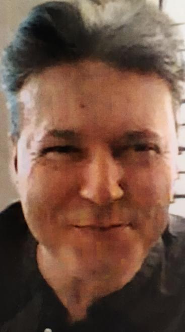 Lacrime e applausi per il poliziotto 