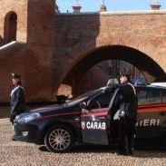 Ragazzini picchiano due anziani 