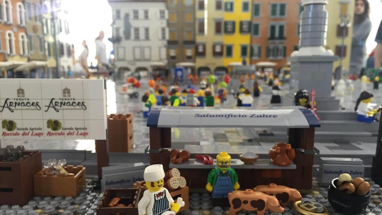 Una delle opere esposte nel padiglione dedicato ai Lego