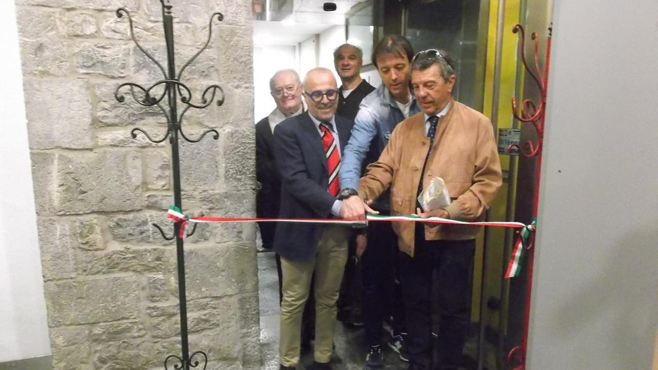 Il taglio del nastro della nuova sede di corso Mazzoni