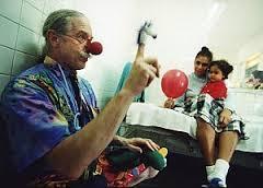 Patch Adams, malore con ricovero a Carpi