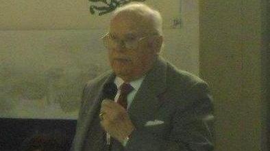Il medico lucchese: «Non ne sono niente, forse mia figlia...»