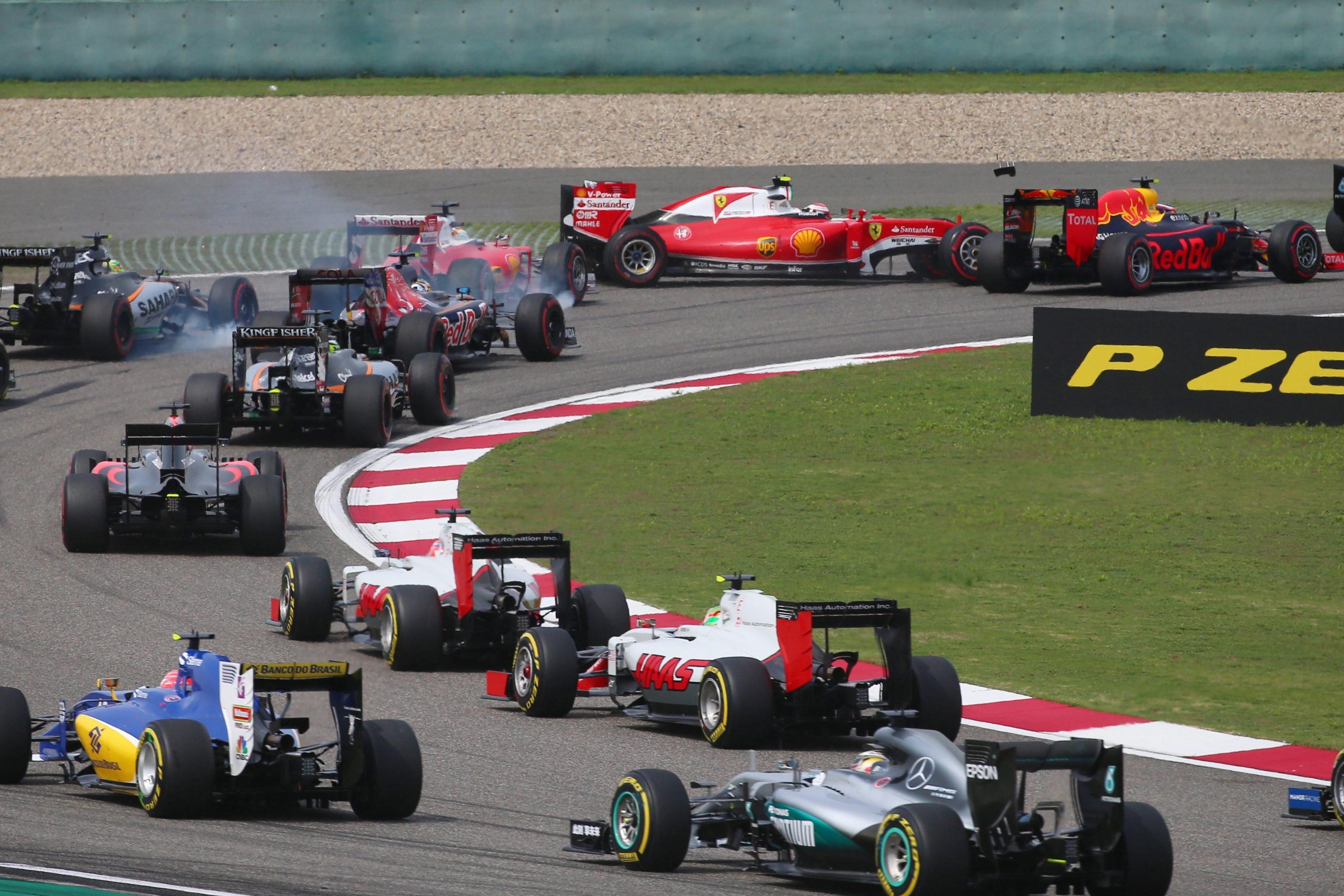 Gp Shangai: trionfa Rosberg, Vettel è secondo e Kimi quinto dopo il tamponamento al via