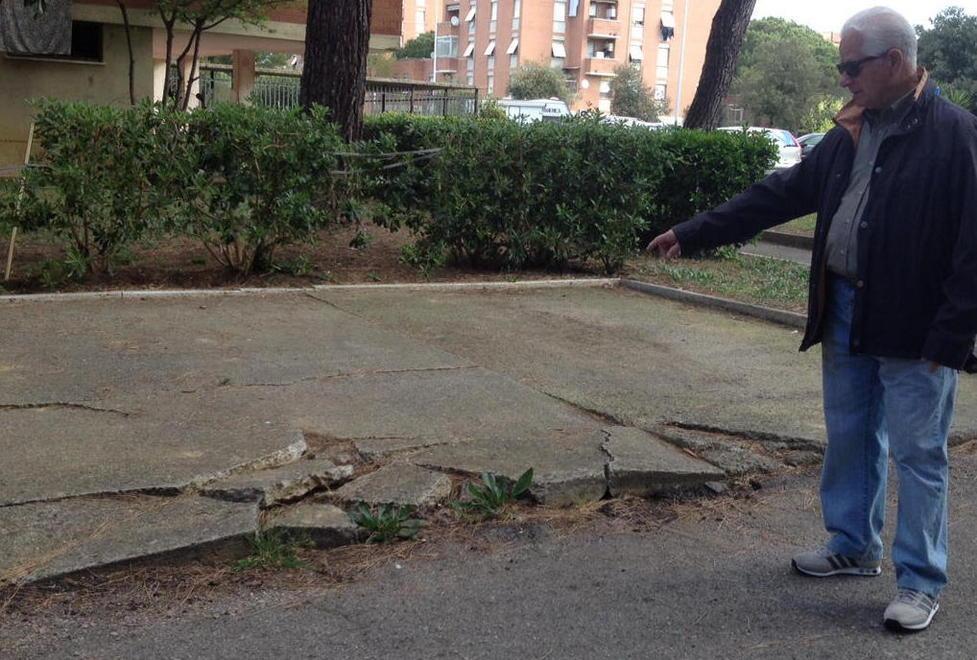 Sos da via Costanza: qui cade tutto a pezzi 