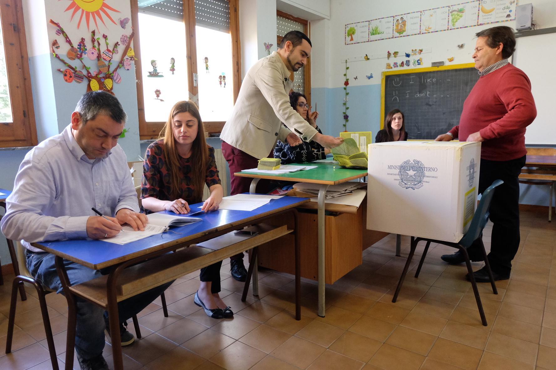 Seggio elettorale a Cagliari (foto Pili/Rosas) 