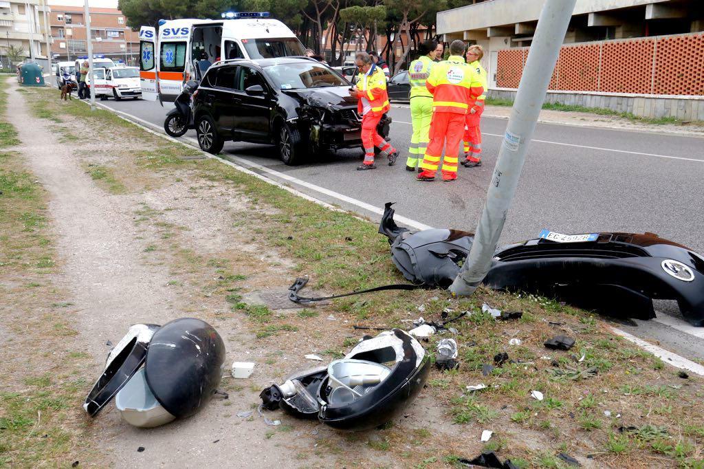 L'incidente in via dell'Ardenza (Marzi/Pentafoto)