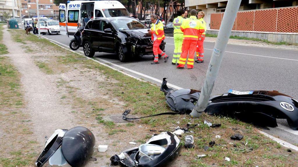 L'incidente in via dell'Ardenza (Marzi/Pentafoto)