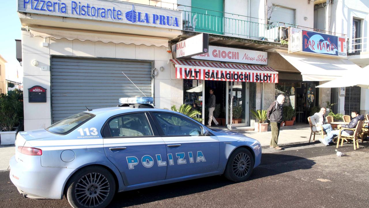 la sala giochi sulla Passeggiata di proprietà della vittima
