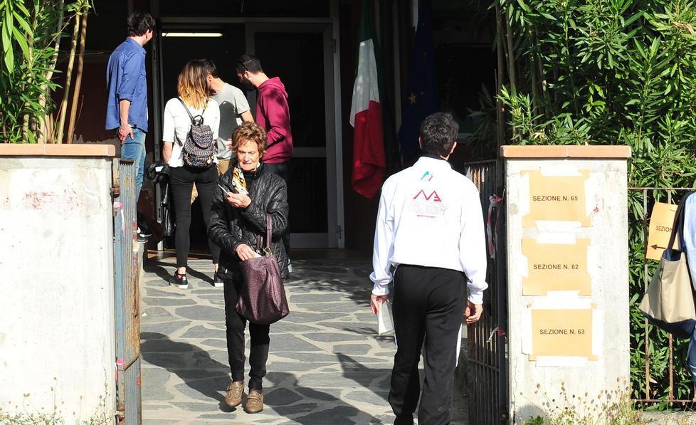 Referendum, alle urne a Lucca meno del 30% 