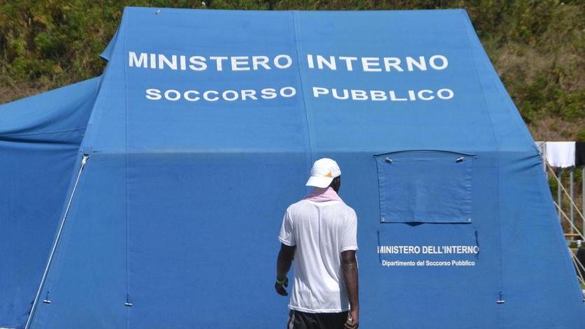 Protezione o asilo solo per 16 migranti