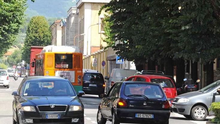 Nuovi marciapiedi e aiuole partono i lavori in viale Italia