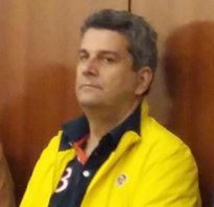 Giacca “canarino” per non passare inosservato 