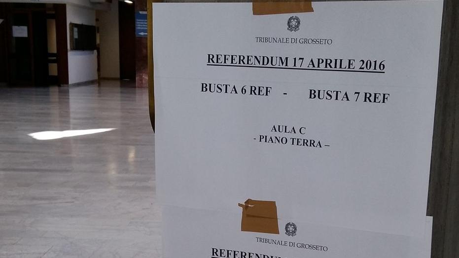 Oggi si vota, tutto pronto nei seggi e in Tribunale