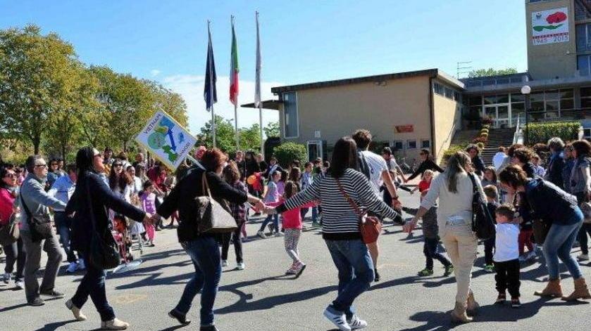 Mensa, la protesta arriva in Comune