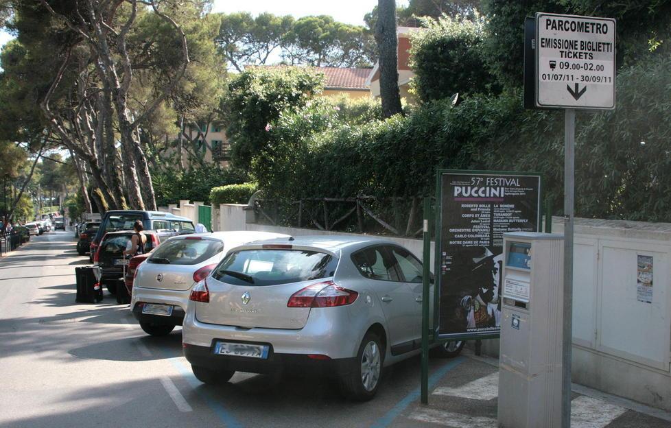Un parcometro in via Marconi