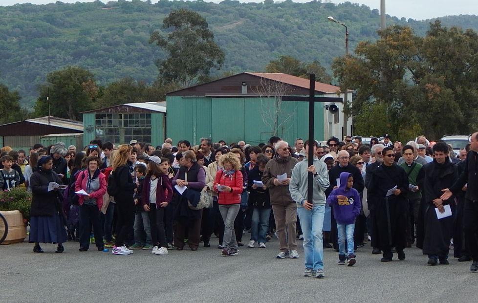 Centinaia di fedeli in festa 