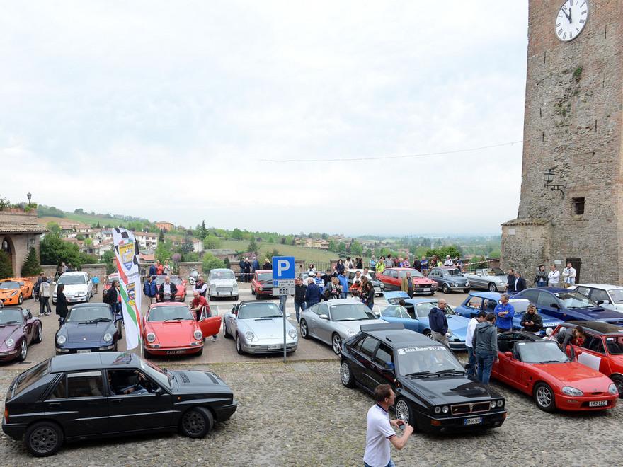 Il raduno “vintage” a quattro ruote 