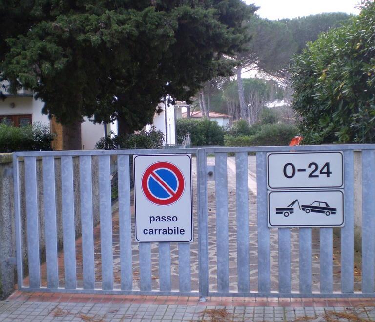 Controlli a tappeto sui passi carrabili