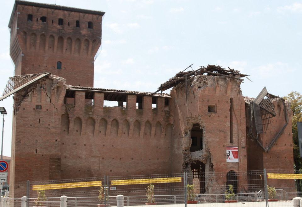 Monumenti, torri e chiese: tutto è fermo nei paesi feriti dal sisma