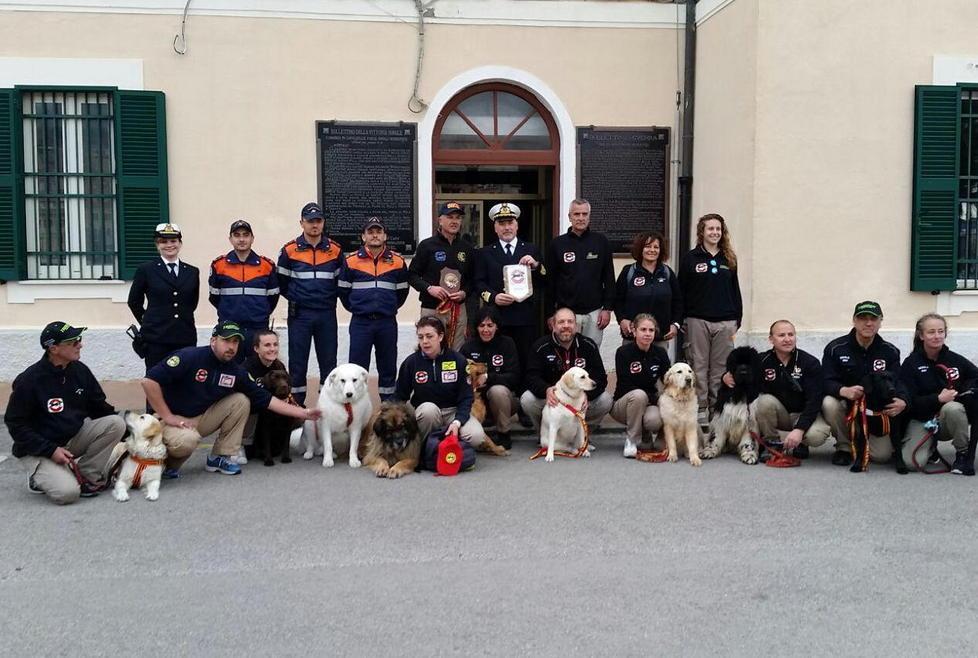 I cani soccorritori in azione alle Ghiaie