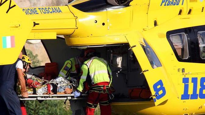 Giovane cade di bici, ricoverata a Siena