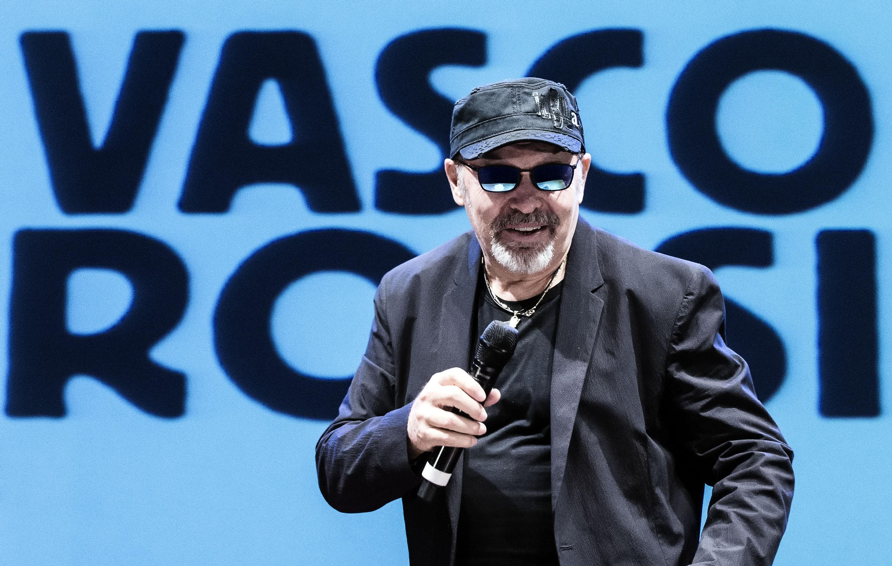 Vasco Rossi:  "Luglio 2017: Modena Park un grande evento a Modena per i miei 40 anni di palco" 