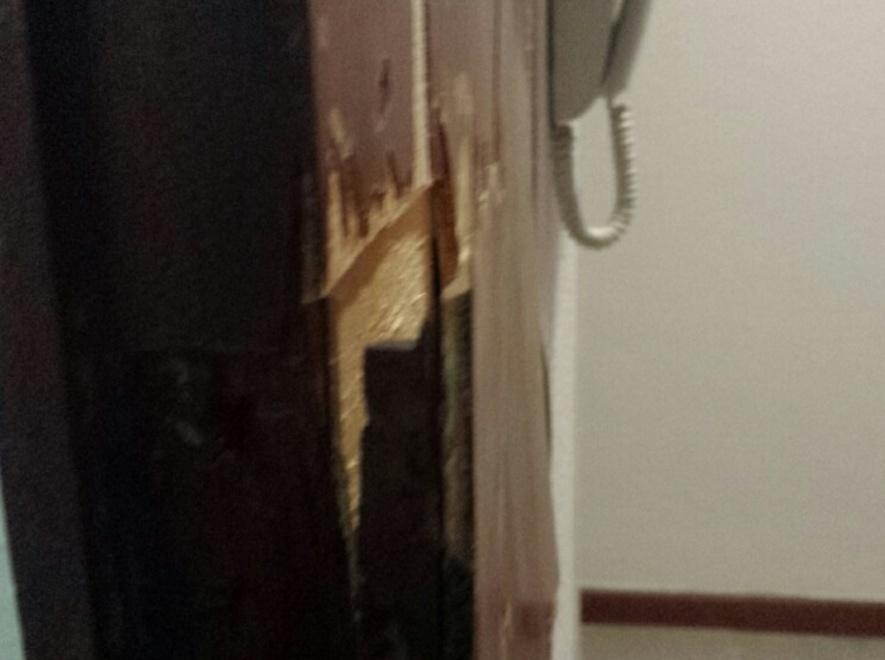 Ferrara, spacca la porta non per rubare ma per lavarsi 