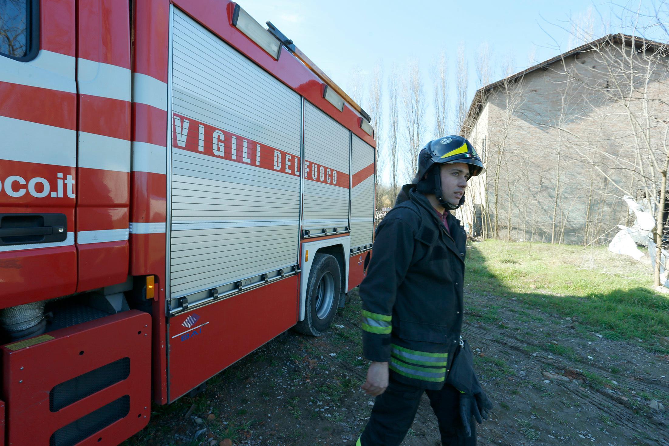 Carpi. Incendio in un laboratorio tessile