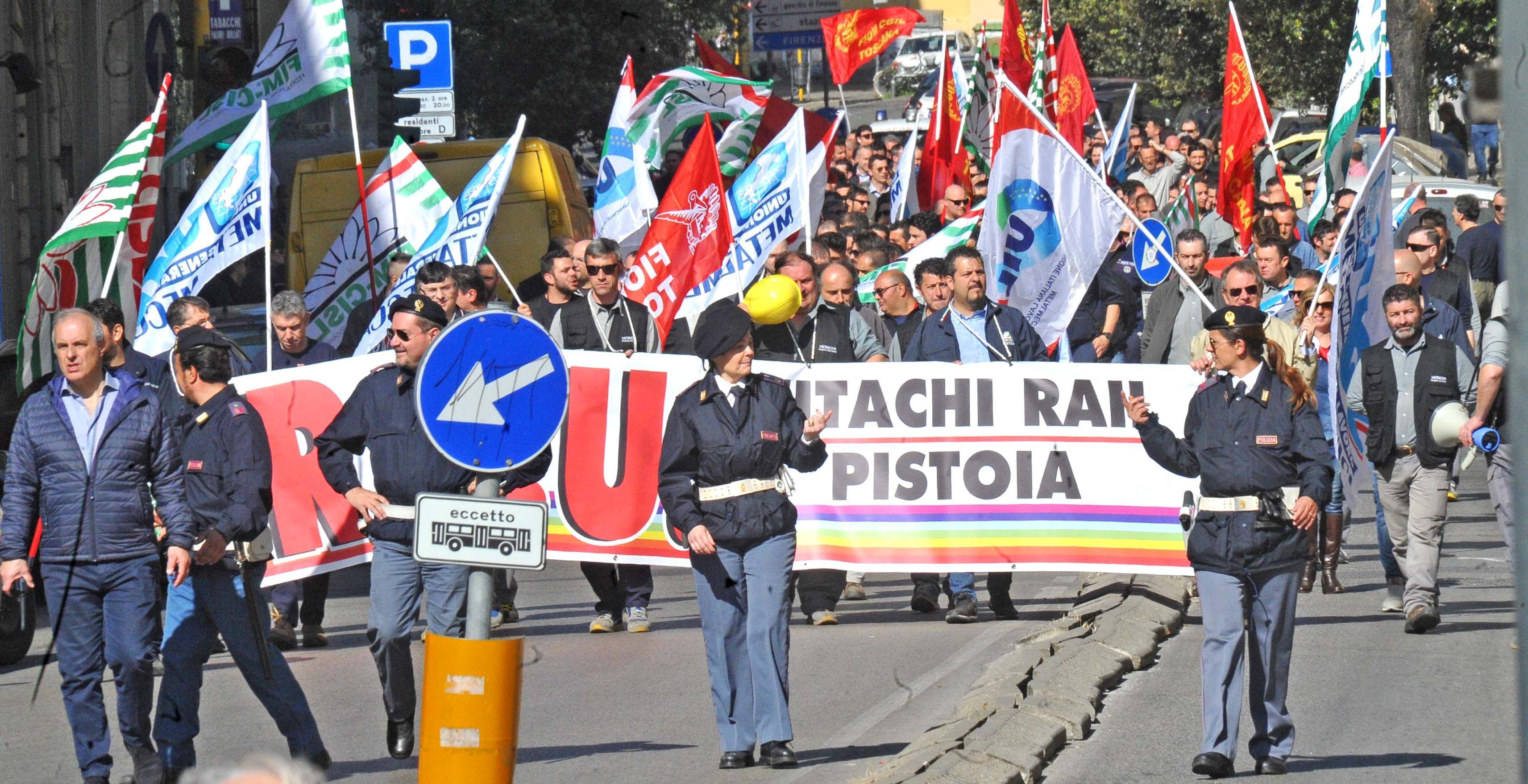 Metalmeccanici in piazza per il contratto anche a Pistoia - VIDEO