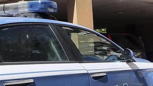 Va a rubare con la figlia di 17 anni e finisce agli arresti domiciliari