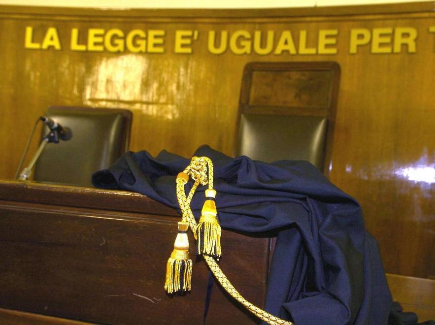 Aule piene, anche il giudice in sala d’attesa 