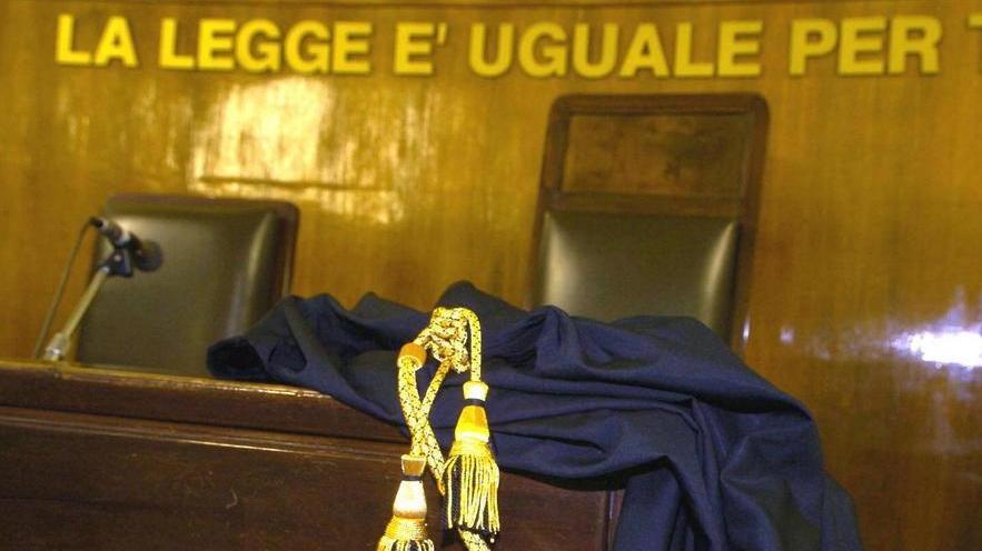 Aule piene, anche il giudice in sala d’attesa