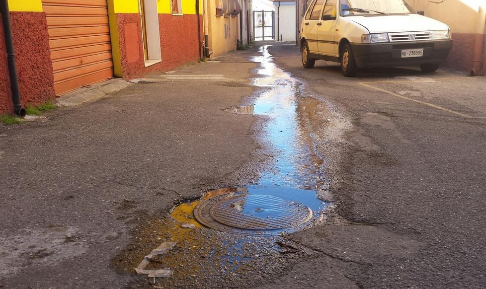 Via Gonario, maxi perdita d’acqua