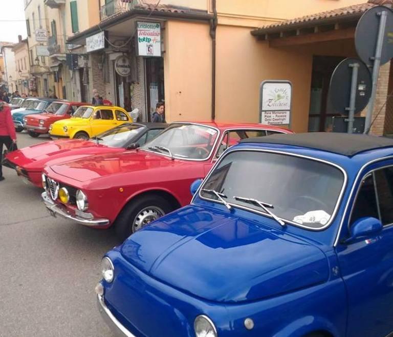 Raduno delle 500 invade le strade 